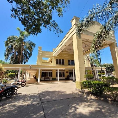 Hotel Portico Norte Tartagal Bagian luar foto